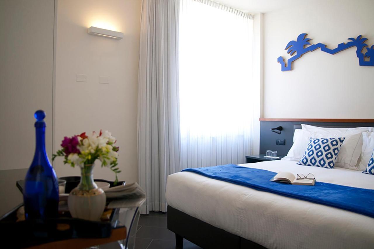 Foyer Rooms & Suites Affittacamere 칼리아리 외부 사진